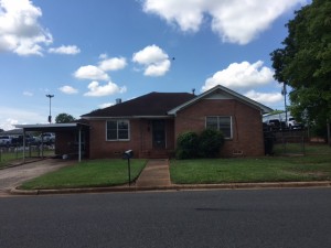 214 Lewis Outside
